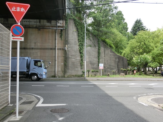 藤森駅西口